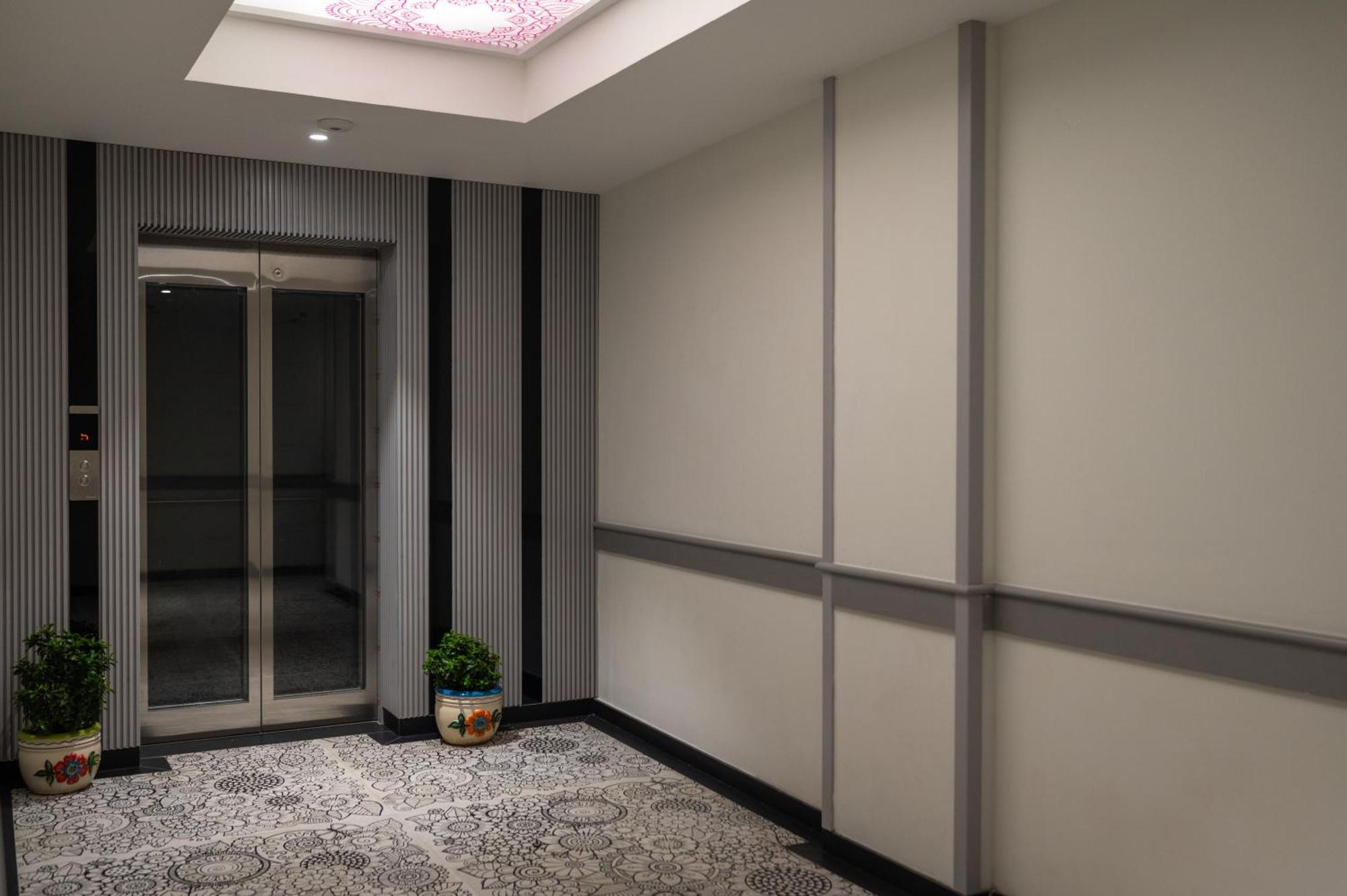 Zibe Luxe Kakinada By Grt Hotels エクステリア 写真
