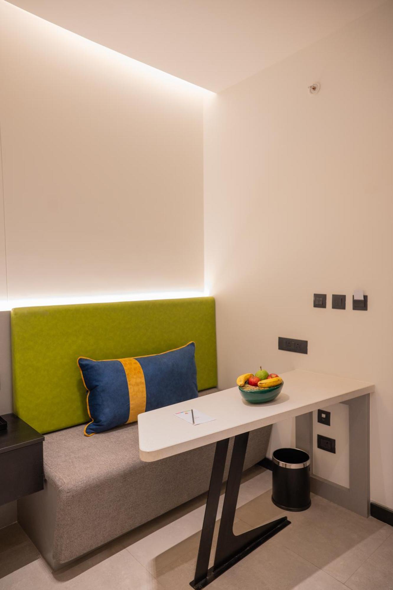 Zibe Luxe Kakinada By Grt Hotels エクステリア 写真