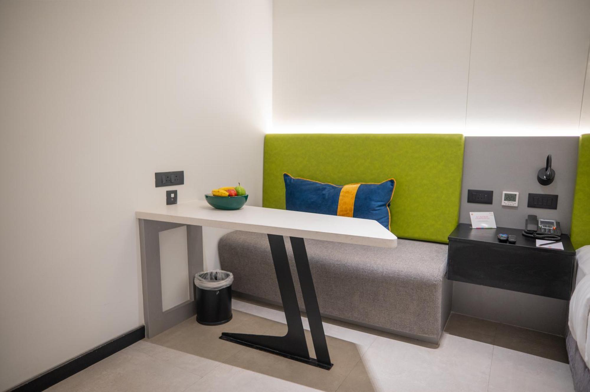 Zibe Luxe Kakinada By Grt Hotels エクステリア 写真