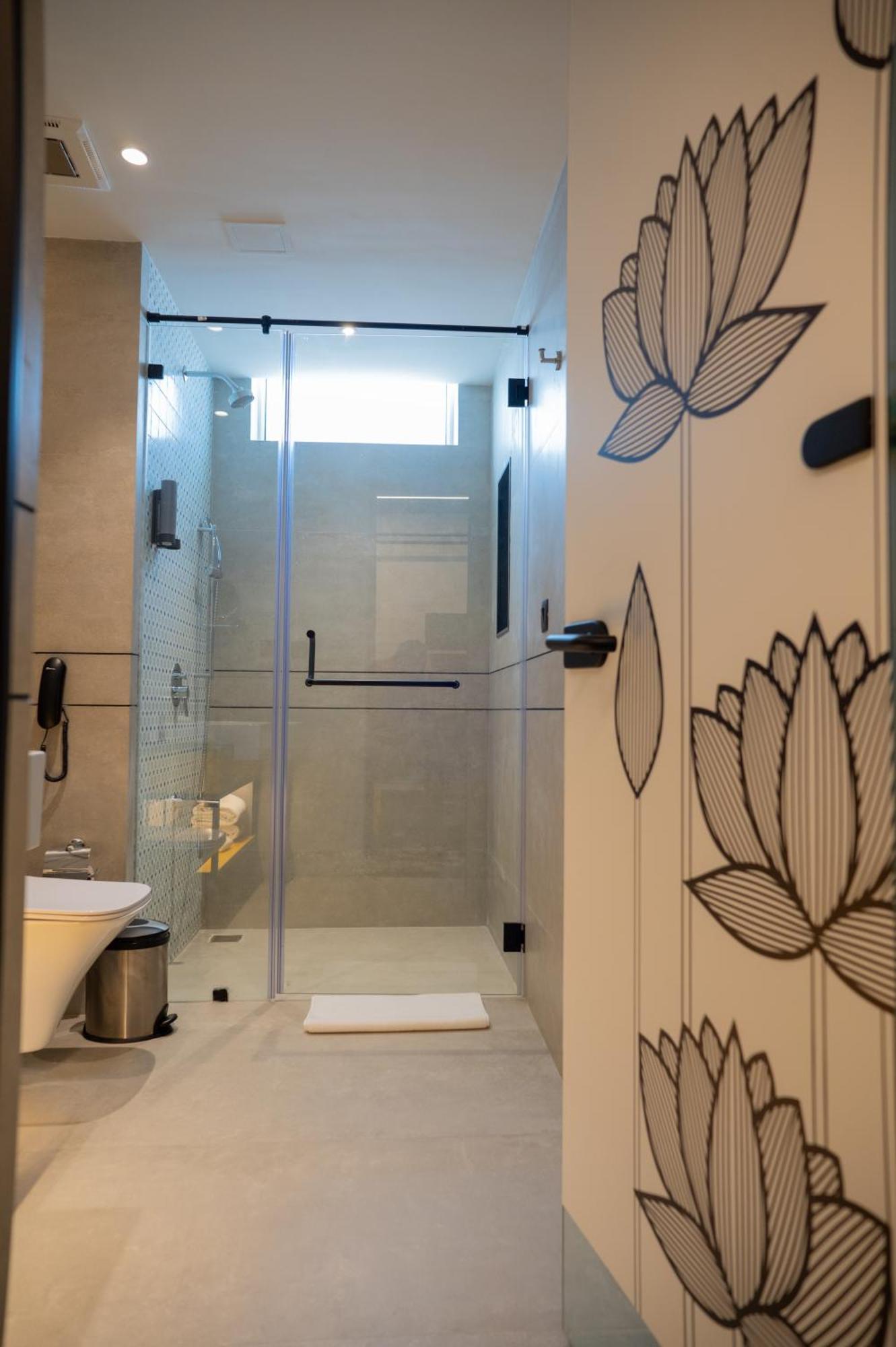 Zibe Luxe Kakinada By Grt Hotels エクステリア 写真