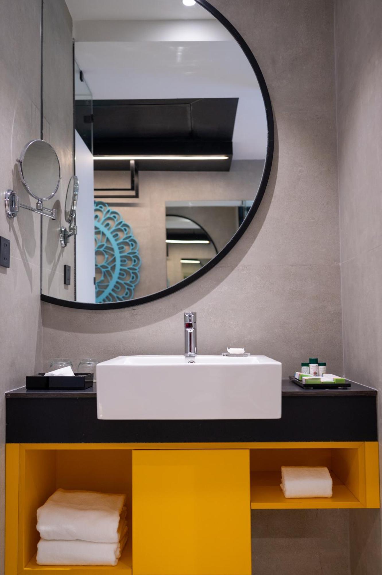 Zibe Luxe Kakinada By Grt Hotels エクステリア 写真