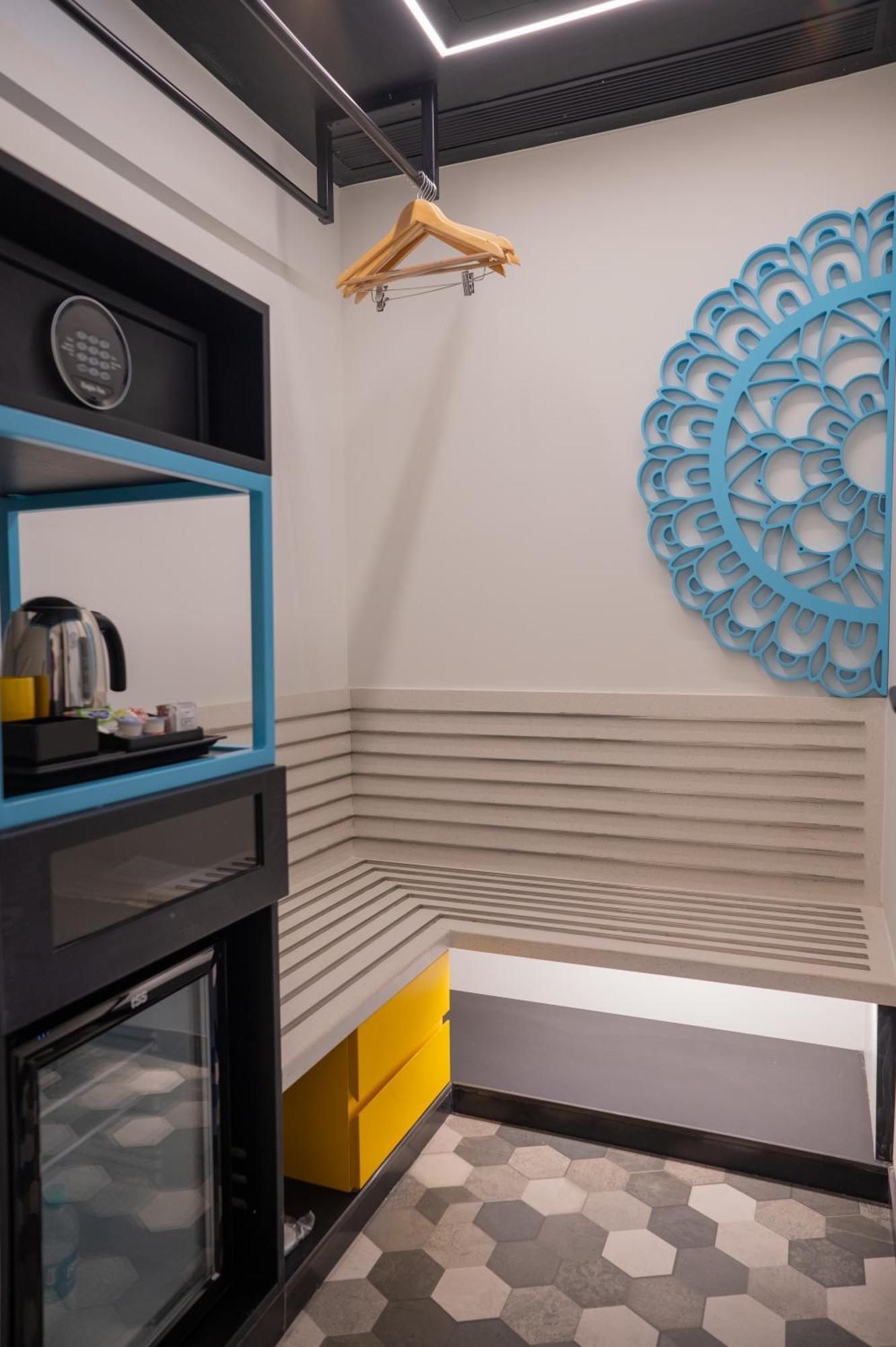 Zibe Luxe Kakinada By Grt Hotels エクステリア 写真