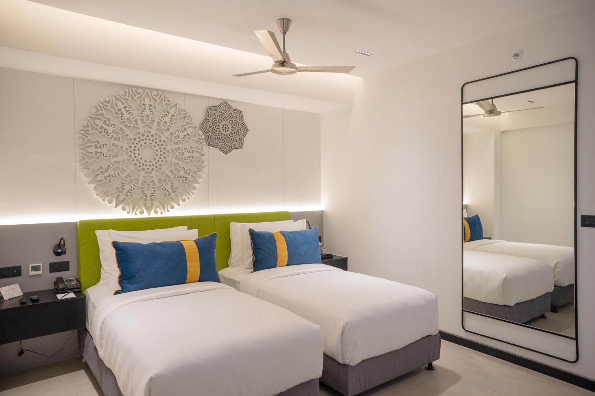 Zibe Luxe Kakinada By Grt Hotels エクステリア 写真