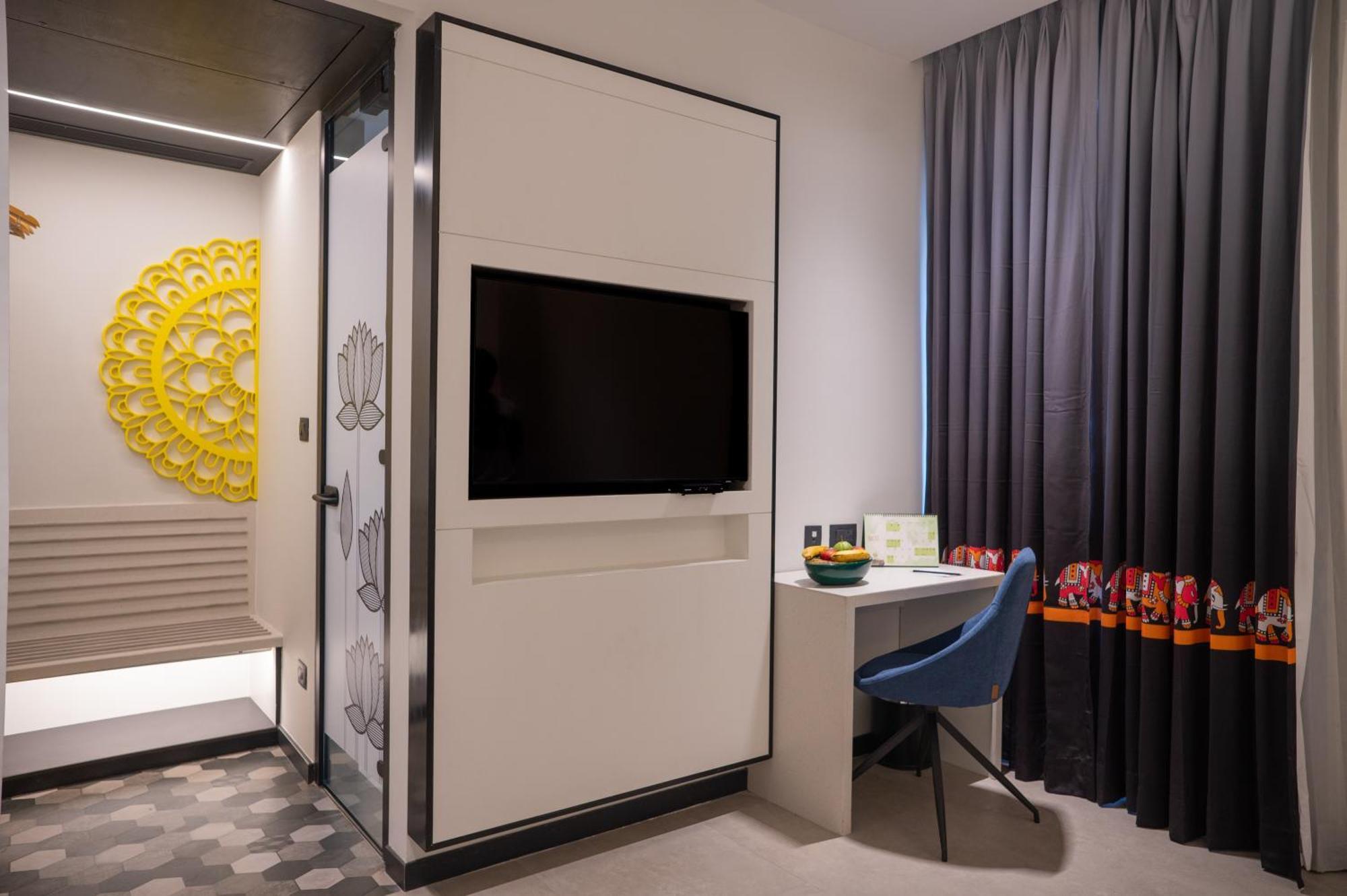 Zibe Luxe Kakinada By Grt Hotels エクステリア 写真