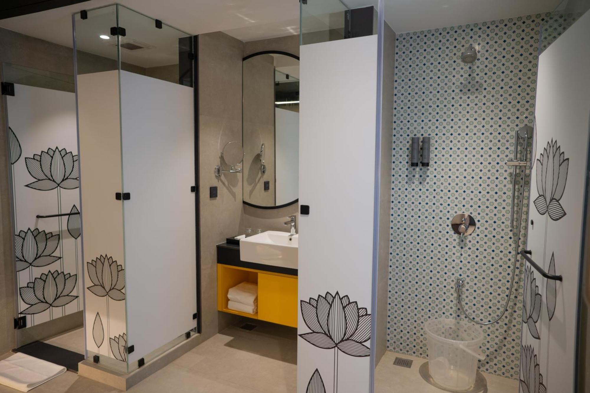 Zibe Luxe Kakinada By Grt Hotels エクステリア 写真