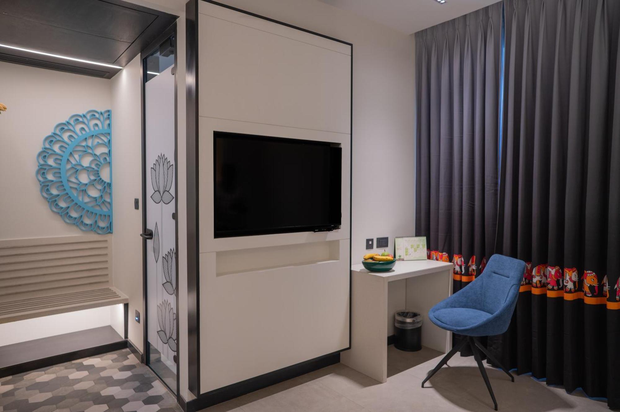 Zibe Luxe Kakinada By Grt Hotels エクステリア 写真